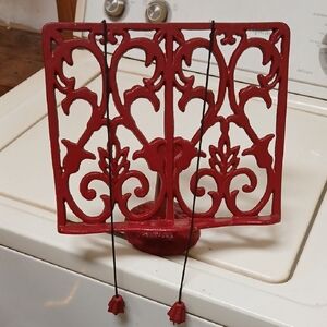 Red Decorative Metal Book Stand